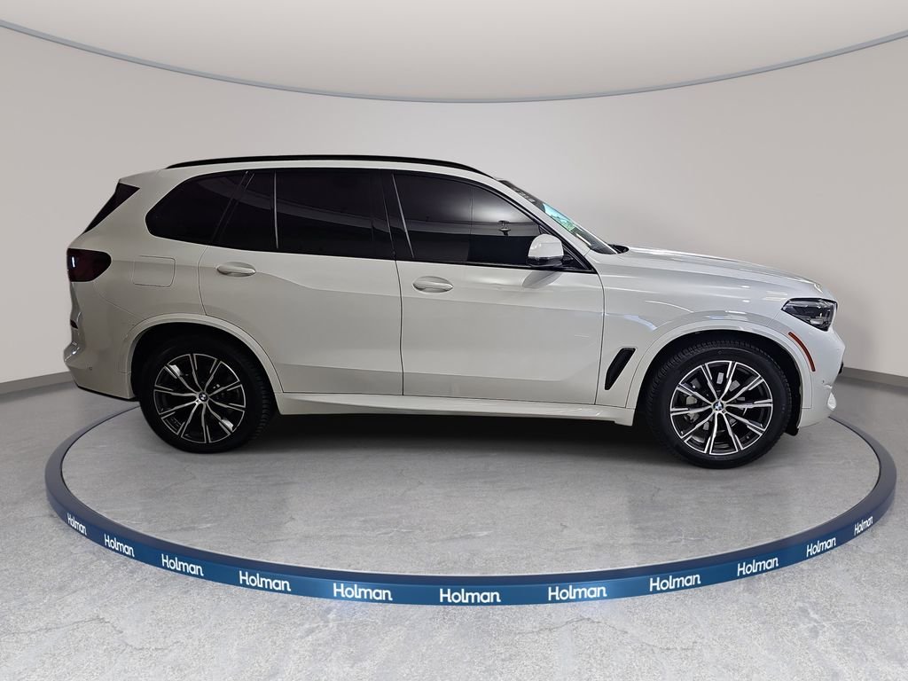 Used 2022 White BMW xDrive40i image 5