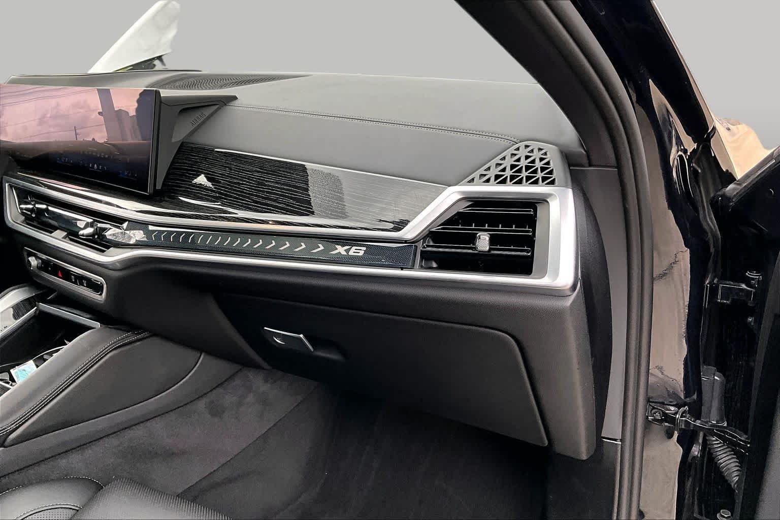 Used 2025 Carbon Black Metallic BMW xDrive40i image 18