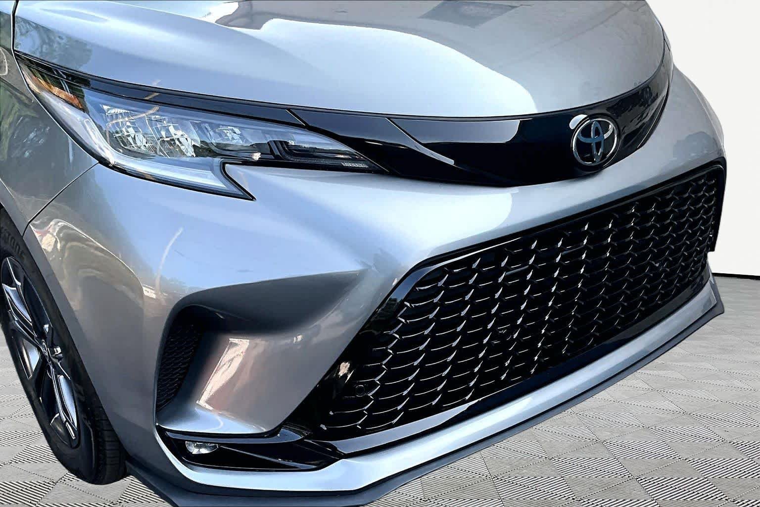 Used 2026 Heavy Metal Toyota XSE image 30