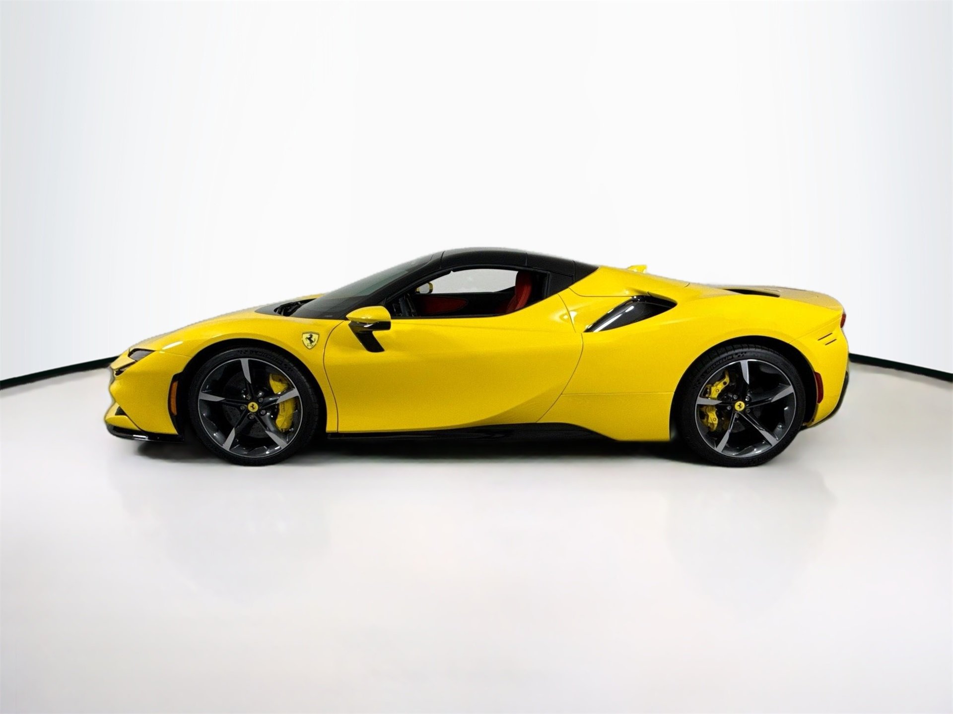 2024 Ferrari SF90 Spider Base photo 4