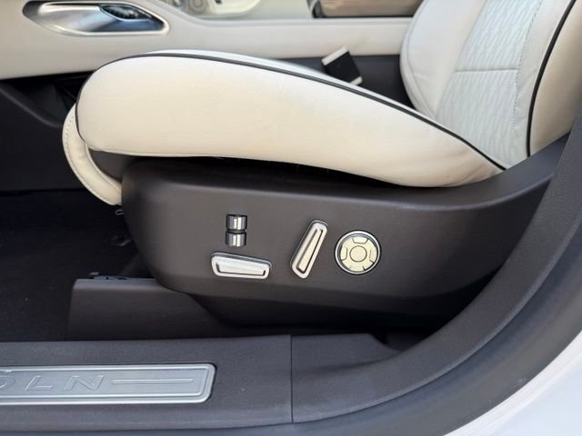 Used 2024 White Lincoln Black Label image 9