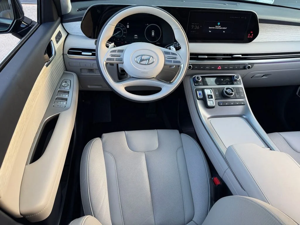 Used 2024 Black Hyundai Calligraphy image 13