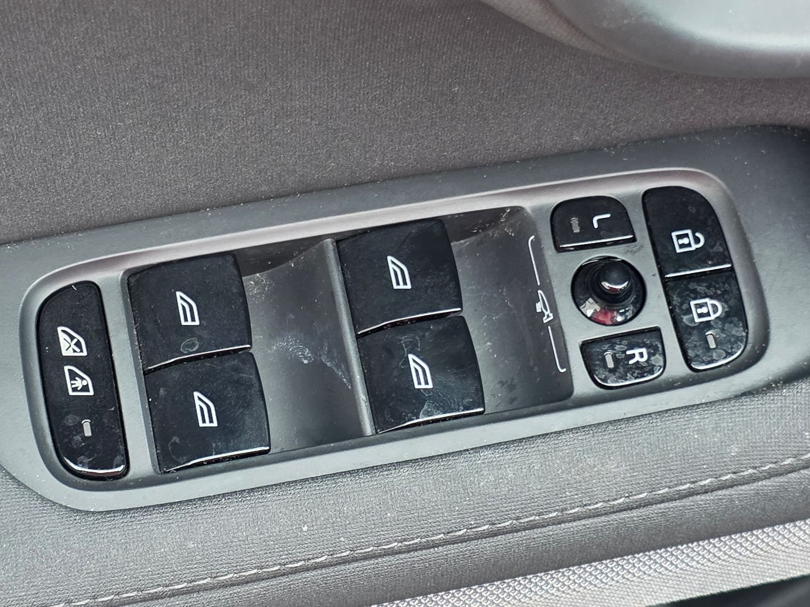 Used 2024  Polestar Long Range Dual Motor image 33