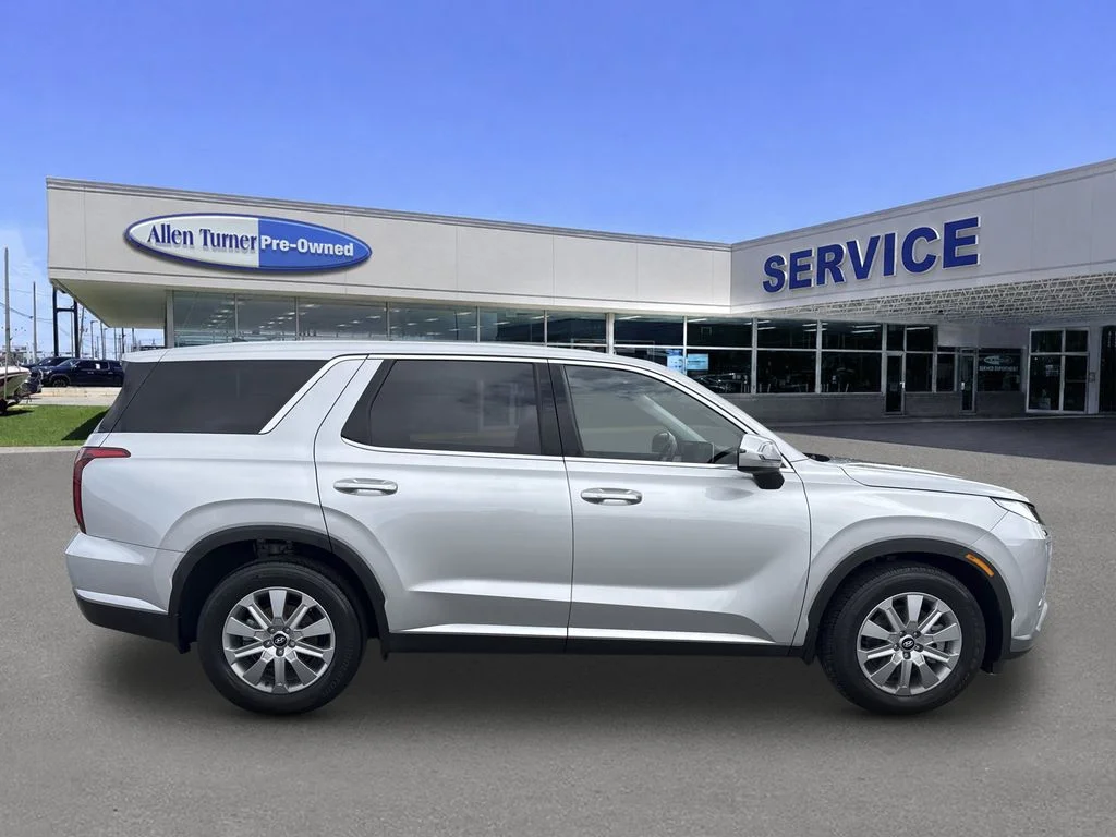 Used 2023 Typhoon Silver Hyundai SE image 9