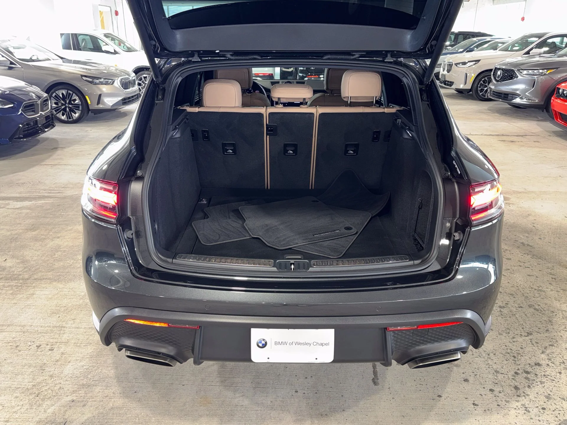 Used 2025  Porsche T image 13