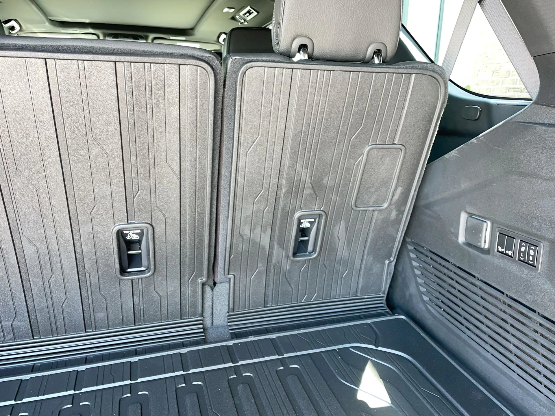 New 2026 Downpour Metallic GMC Denali image 100