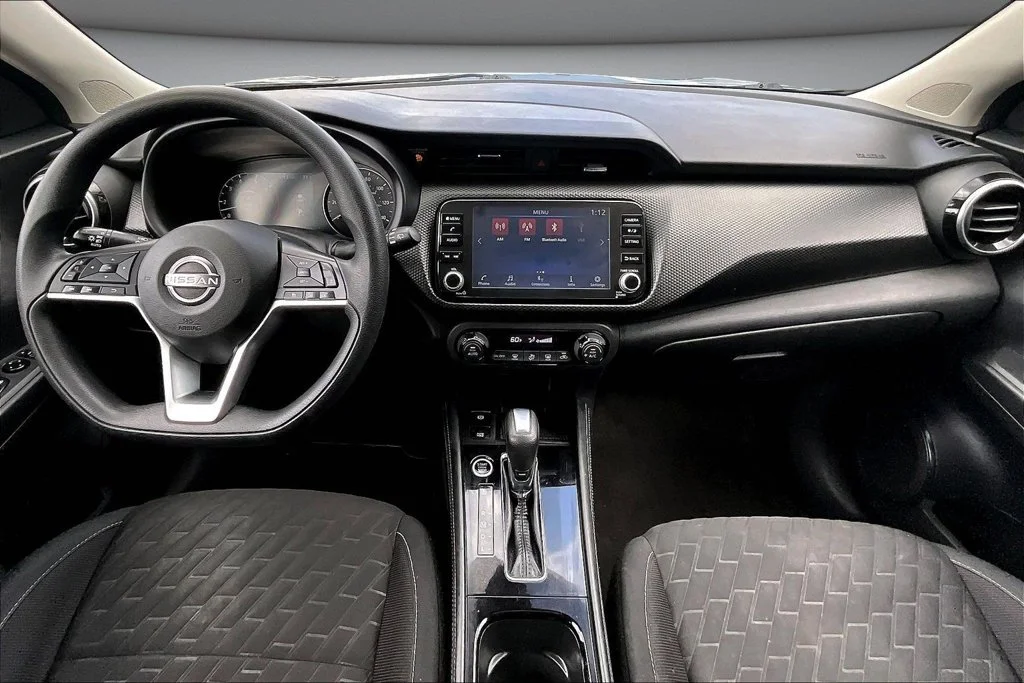 Used 2022 Gray Nissan SV image 7