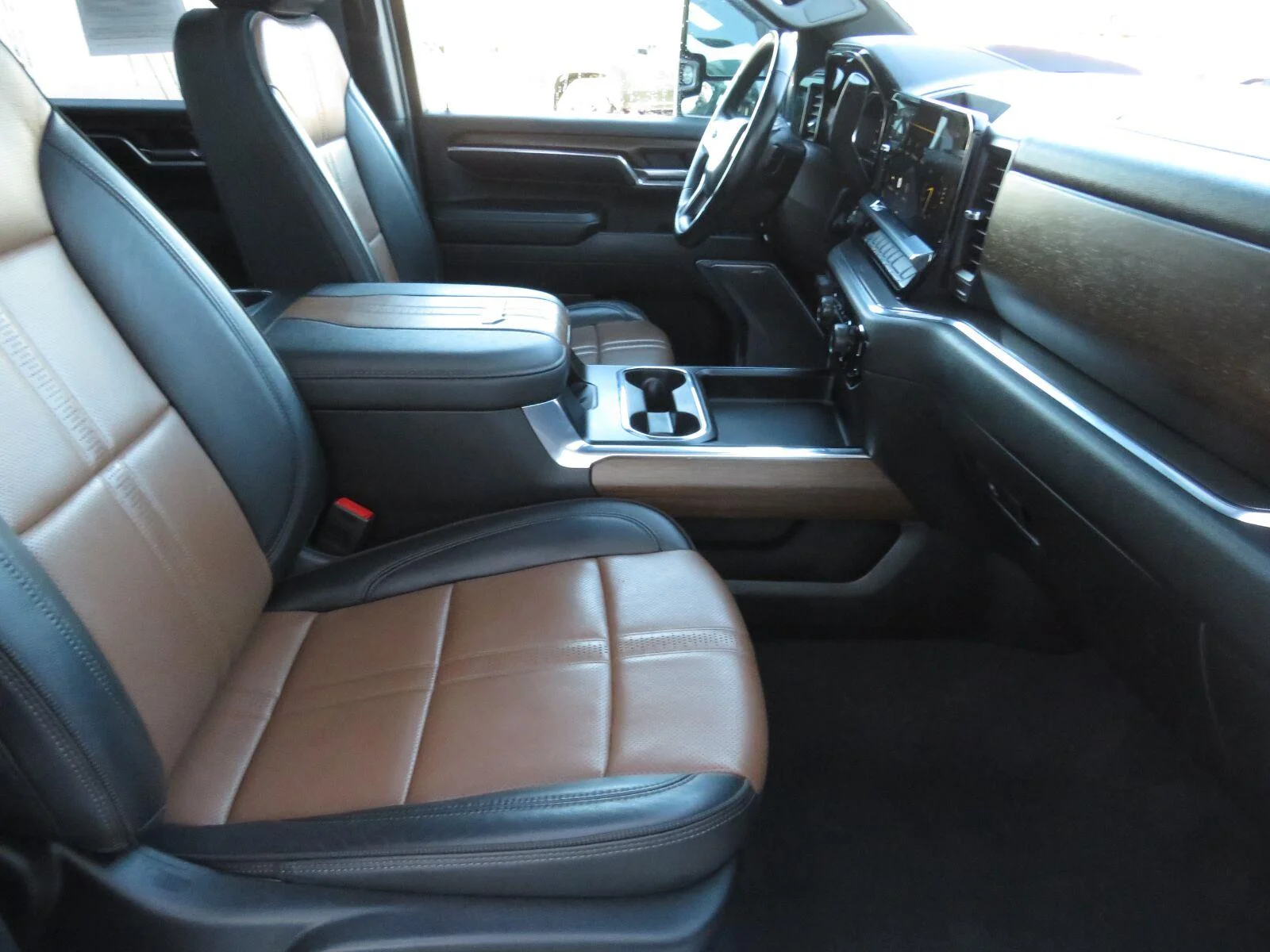 Used 2024 Summit White Chevrolet High Country image 29