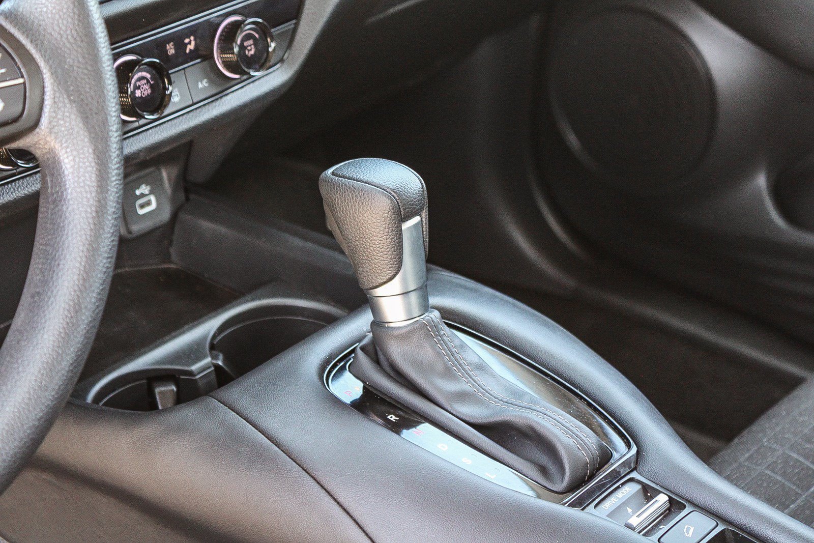 2025 Honda HR-V LX - Photo 48