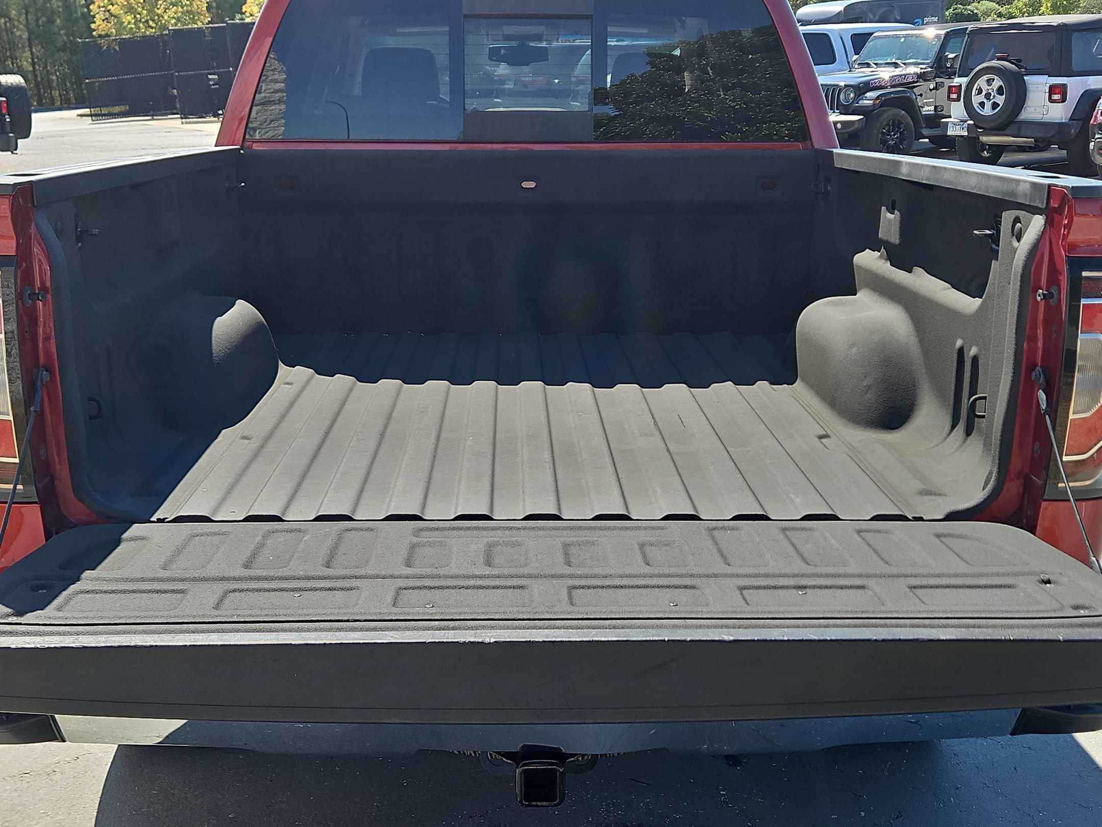 Used 2018 Red Quartz Tintcoat GMC SLT image 16