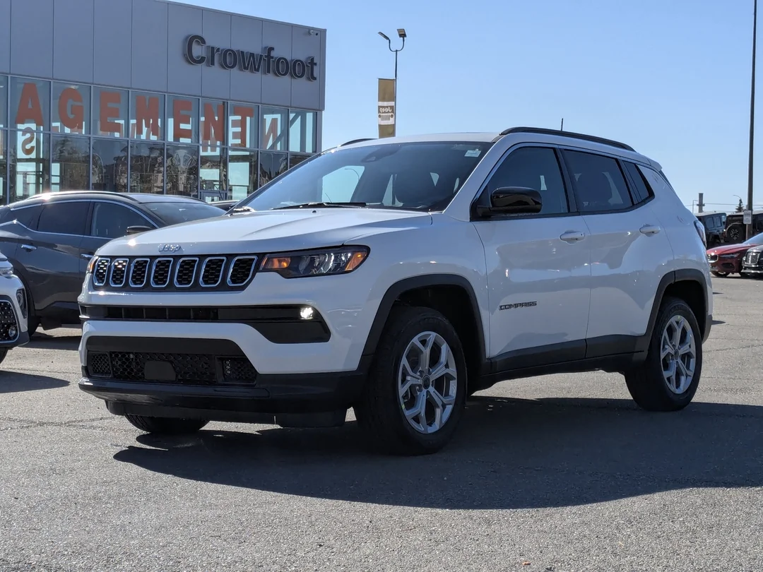 New 2026 White Jeep North - - 4x4 - Panoramic Sunroof - Alpine Audio - Adaptive Cruise - Power Liftgate & More! image 4