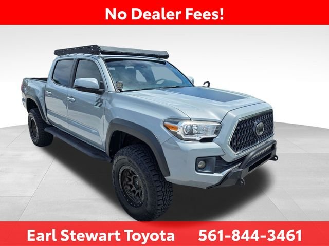 Used 2018  Toyota TRD Off-Road image 2