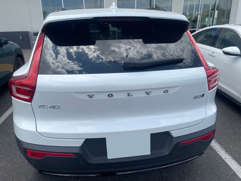 Used 2023 Crystal White Volvo Ultimate image 5