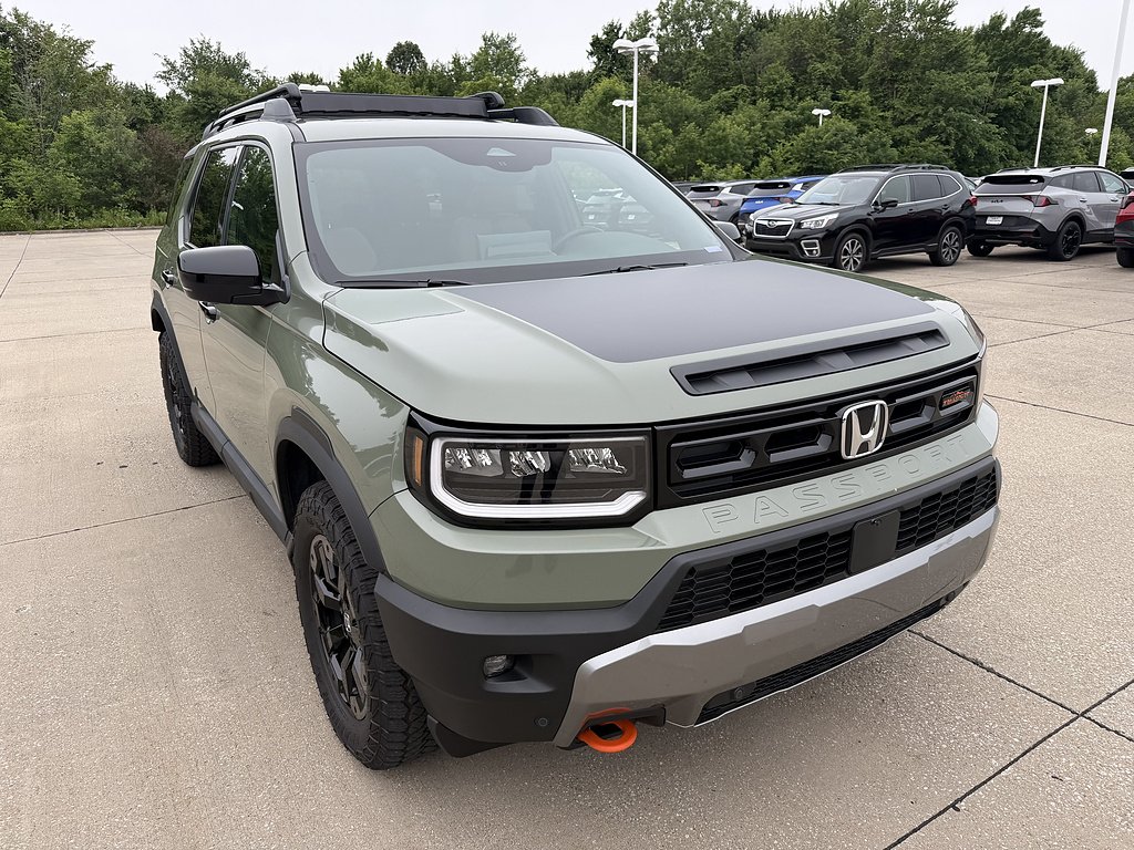 Certified Used 2026 Ash Green Metallic Honda TrailSport Elite image 2