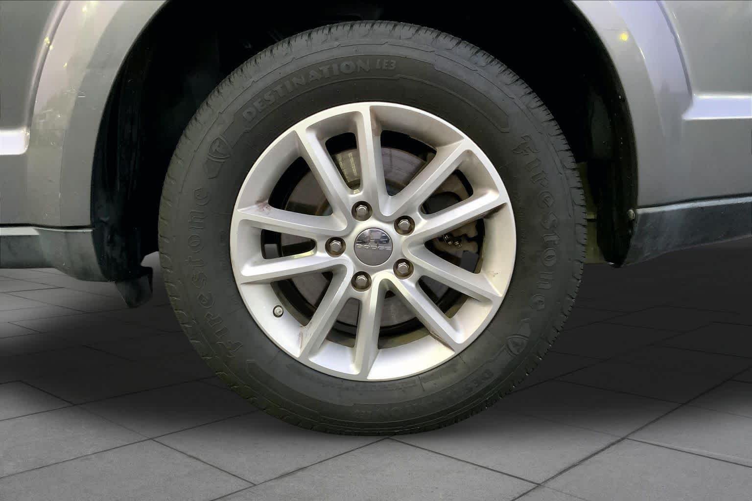 Used 2013 Storm Grey Pearl Dodge SXT image 10