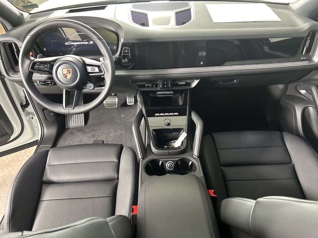 2026 Porsche Cayenne S - Photo 12