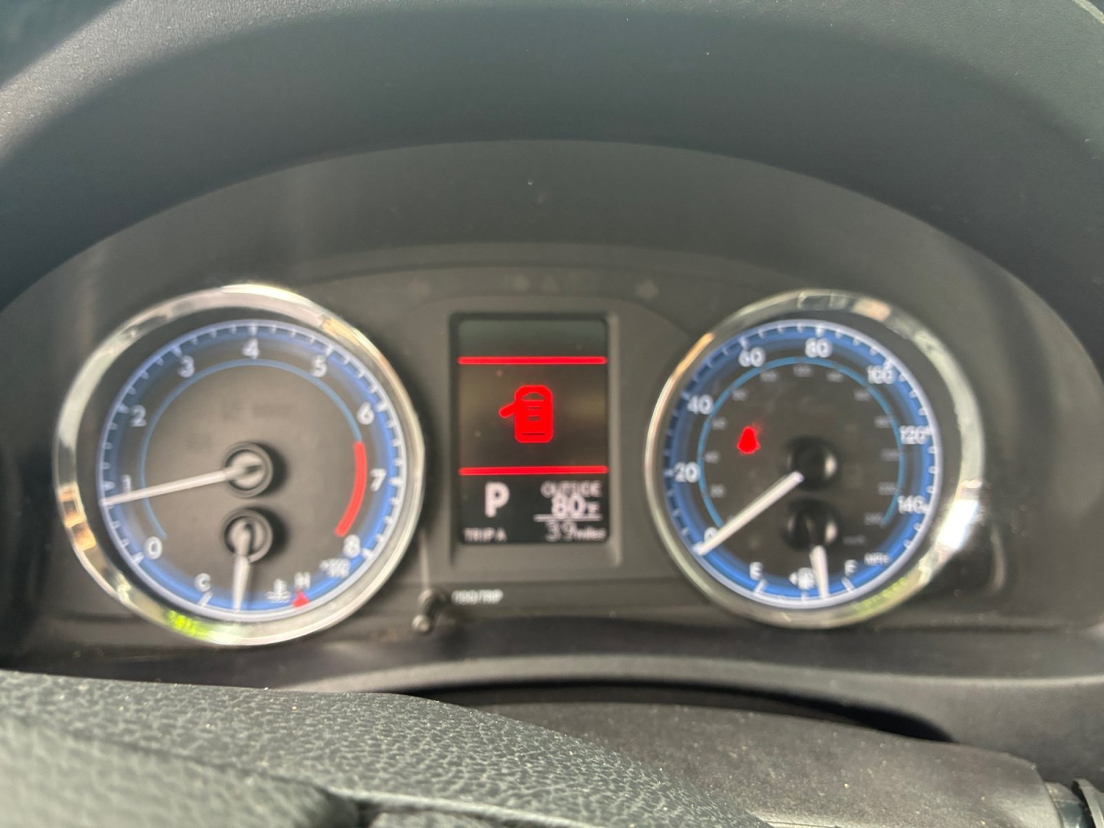 Used 2018 Classic Silver Metallic Toyota LE image 15