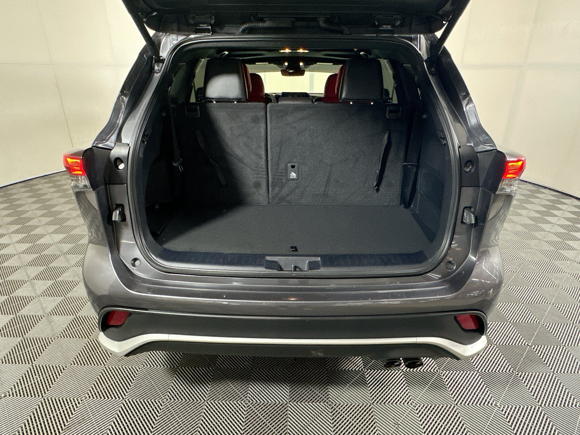 Used 2024 Magnetic Gray Metallic Toyota XSE image 31