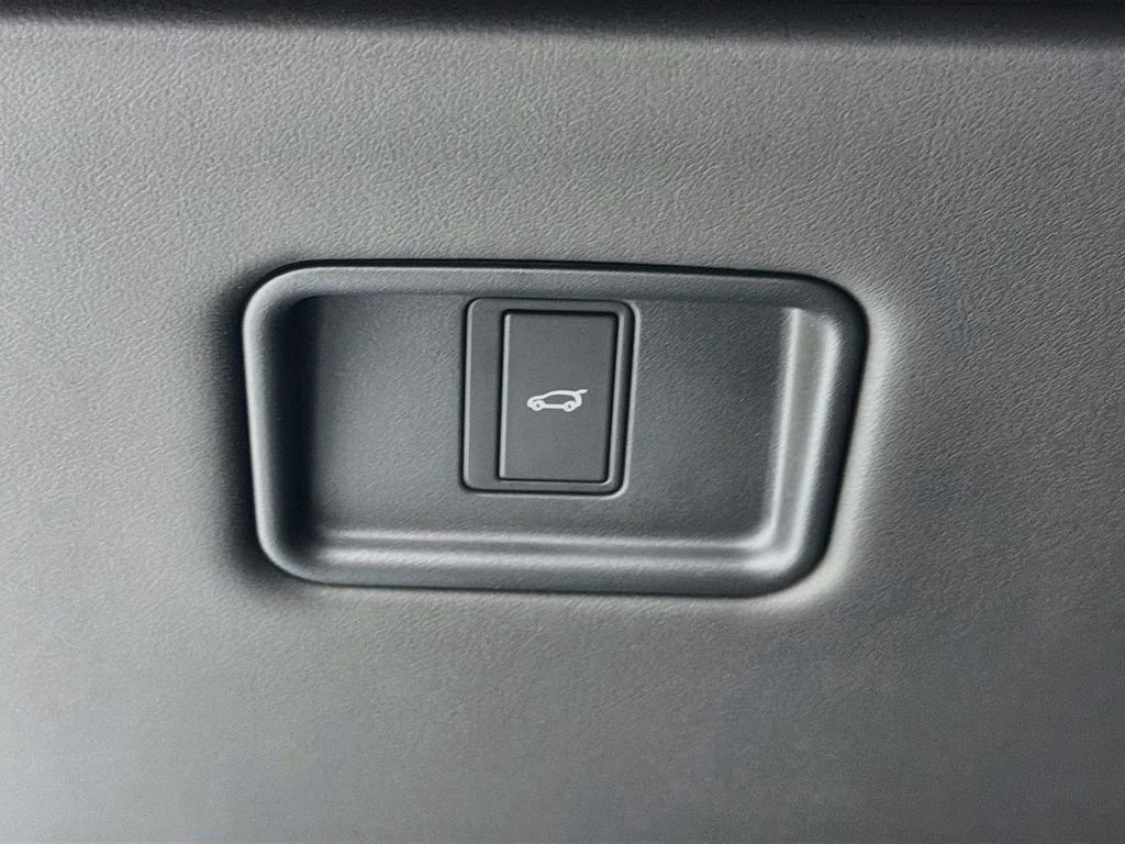 New 2026 Fuji White Land Rover Dynamic SE image 10