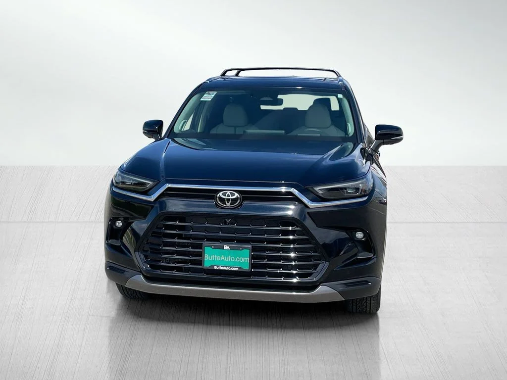 New 2026 Midnight Black Metallic Toyota Platinum image 2