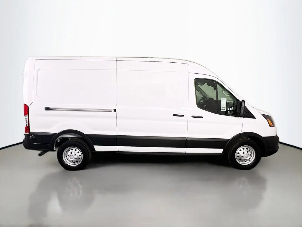 New 2026 Oxford White Ford Base image 17
