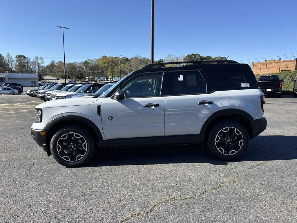New 2026 Space White Metallic Ford Outer Banks® image 4