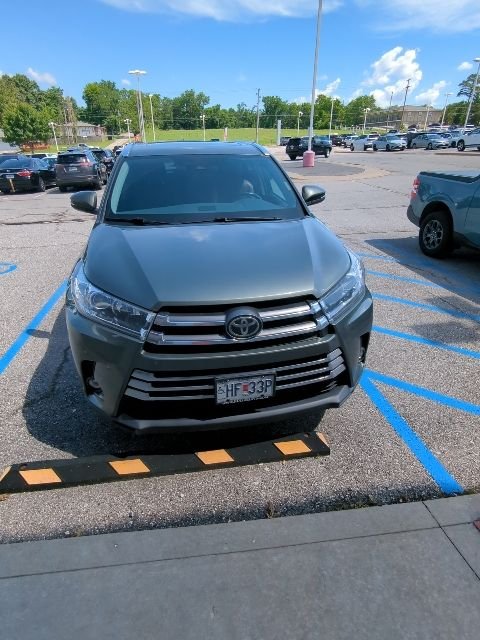 Used 2019 Green Toyota Limited image 14