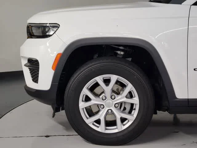 Used 2024 Bright White Clearcoat Jeep Altitude X image 11