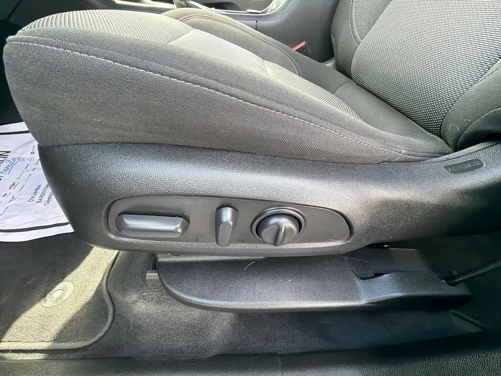 Used 2023 Blue Chevrolet LT image 18
