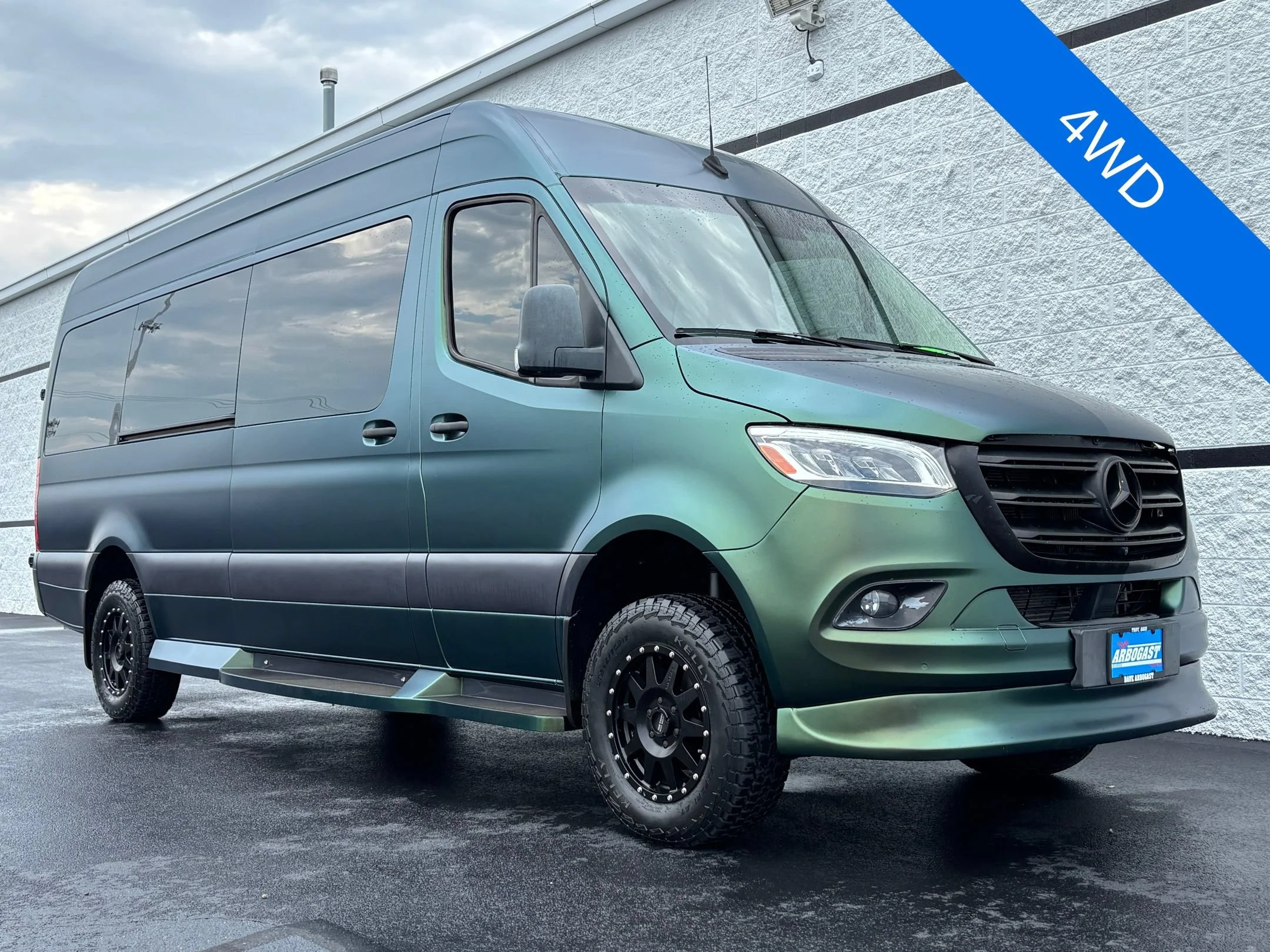 Used 2021  Mercedes-Benz  image 1