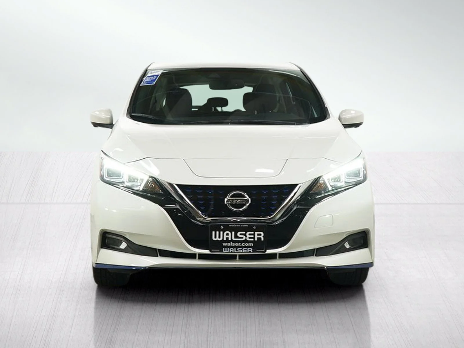 Used 2022 Pearl White Nissan SV Plus image 8
