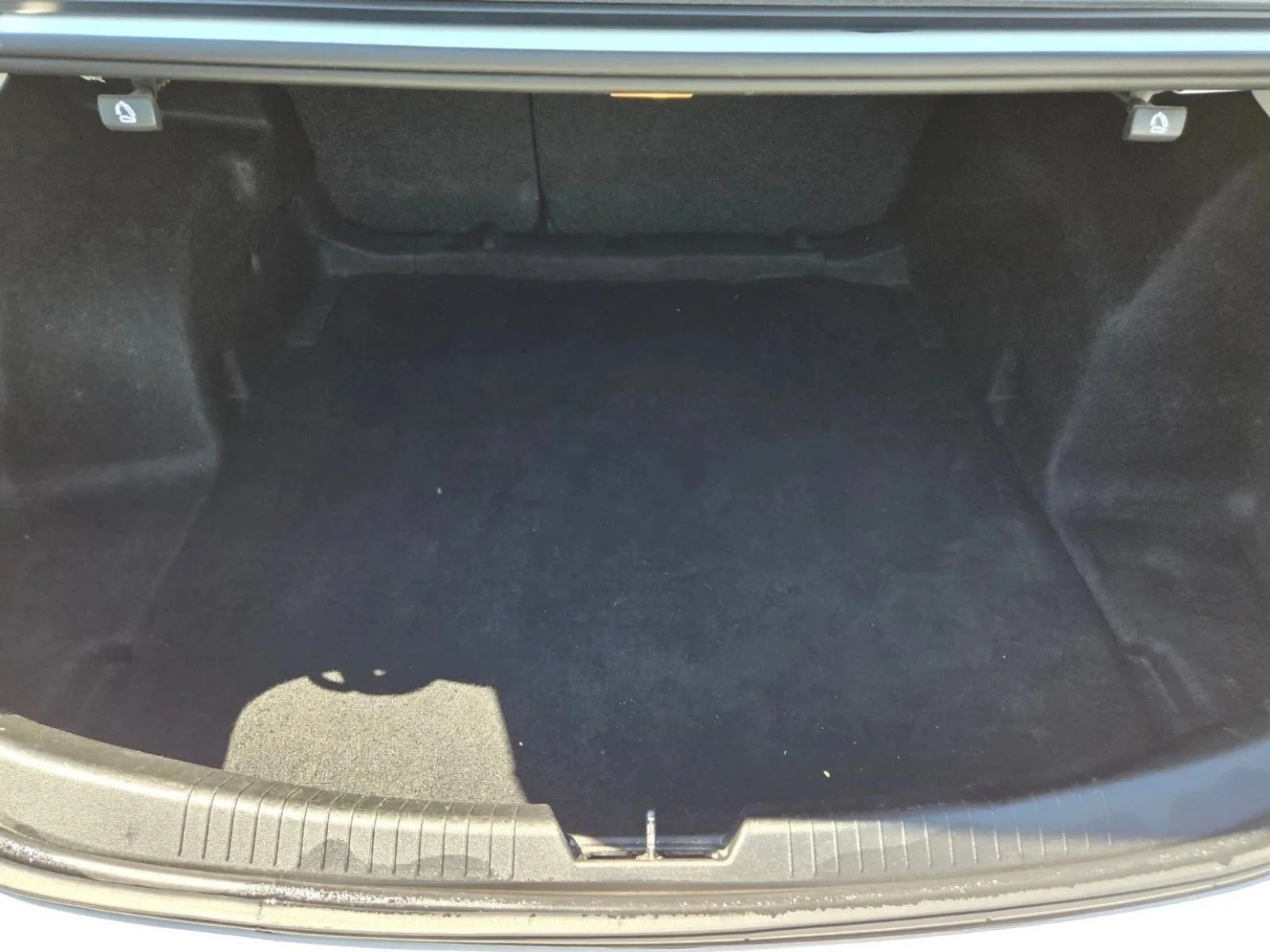 Used 2018 Summit White Chevrolet LT image 6