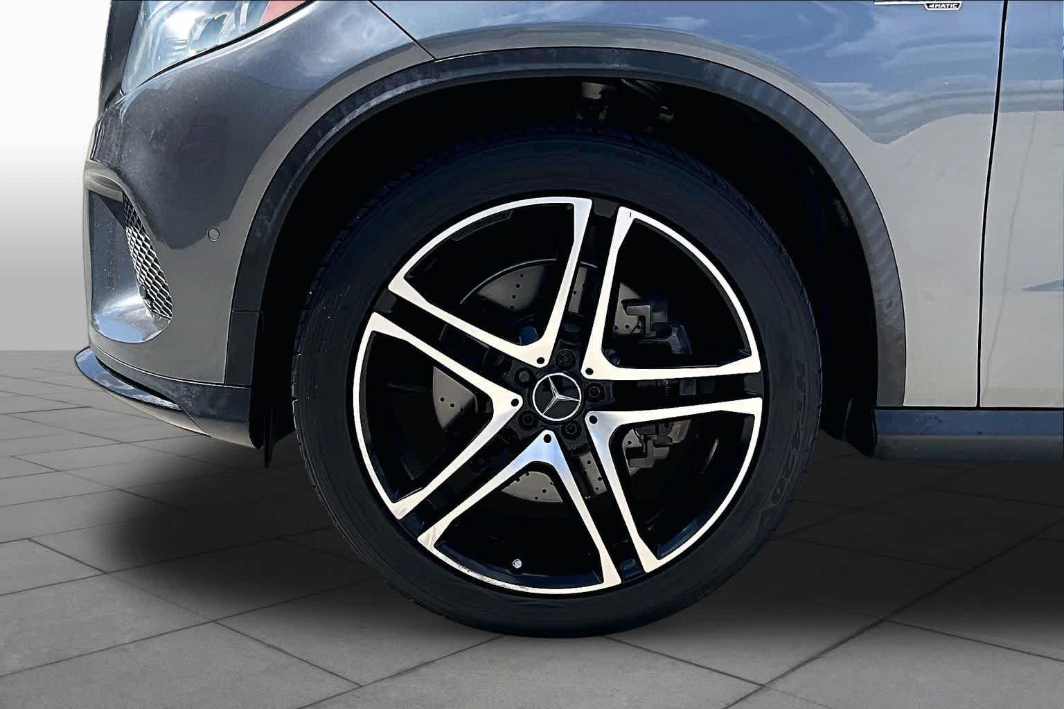 Used 2018 Selenite Grey Metallic Mercedes-Benz AMG® GLE 43 image 9