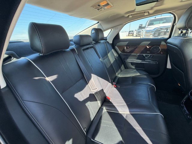 Used 2019 Santorini Black Metallic Jaguar R-Sport image 17