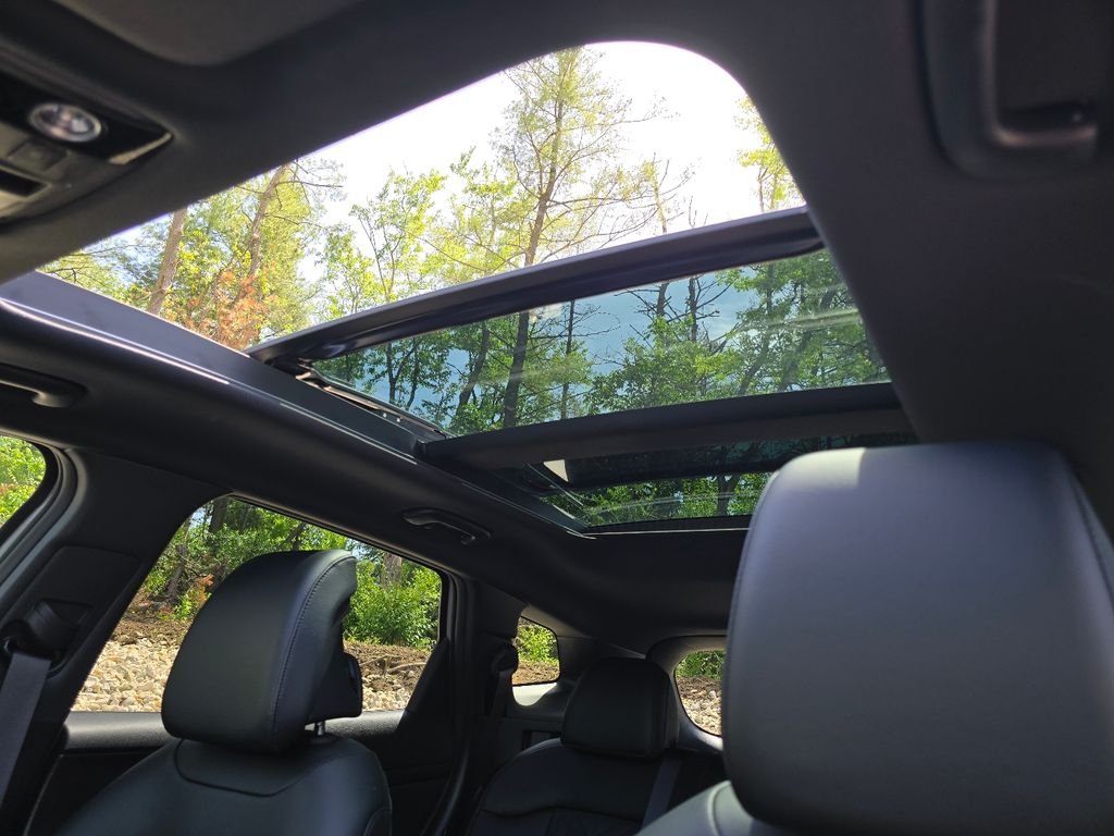 Used 2025 Gray Kia X-Line image 3