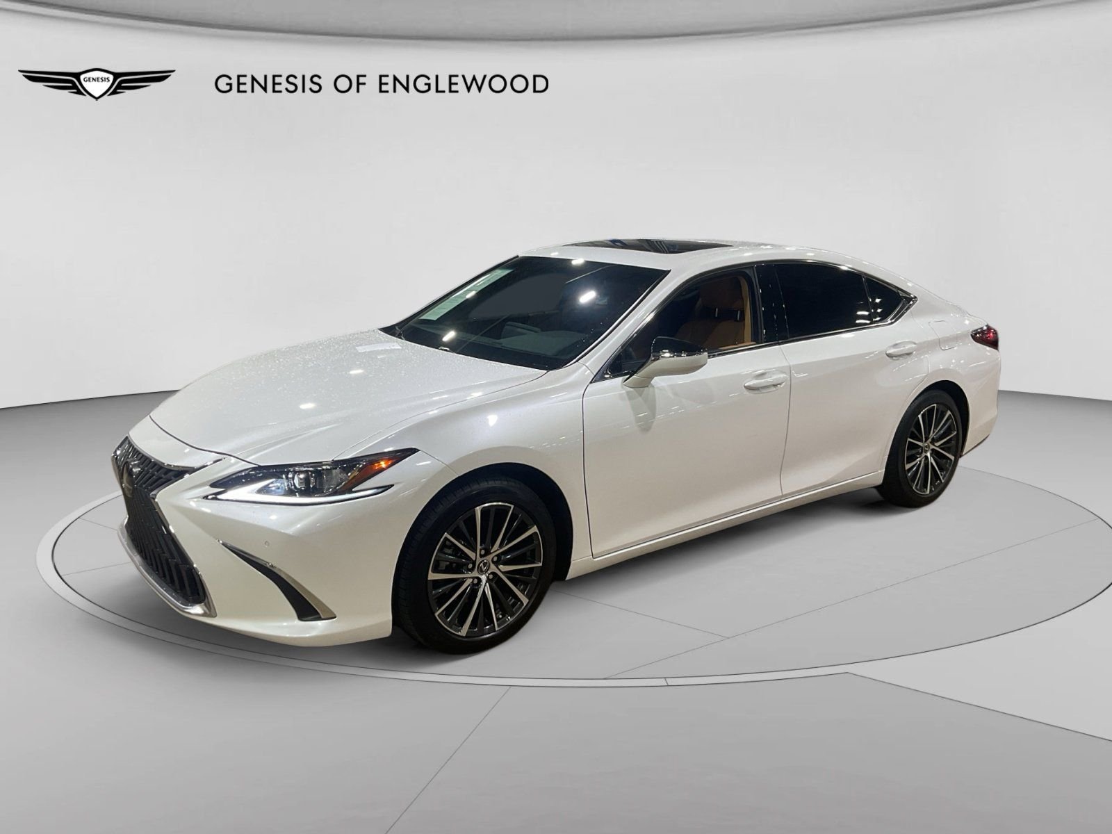 Used 2025 White Lexus 350 image 1