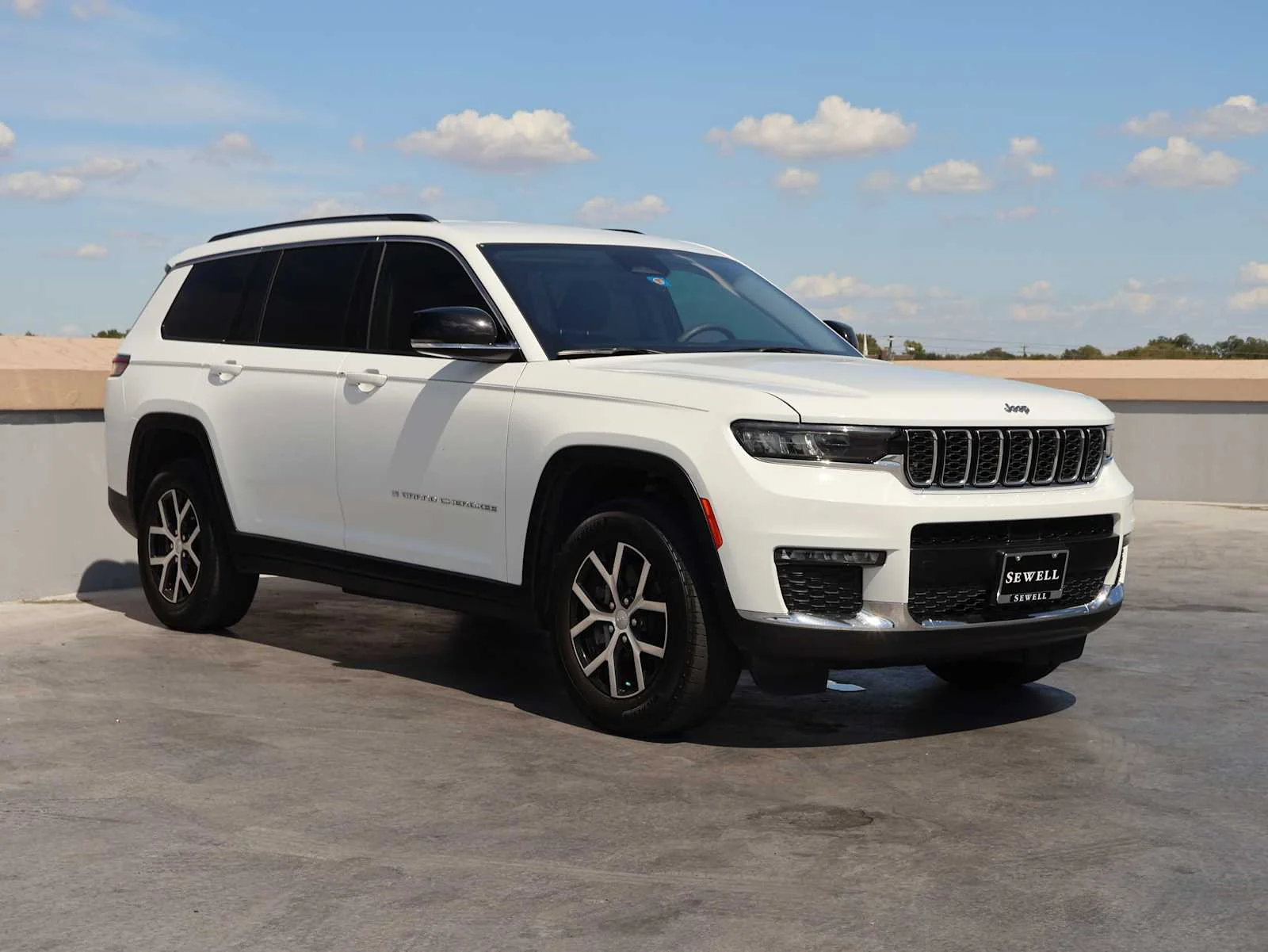 Used 2023 Bright White Clearcoat Jeep Limited image 4