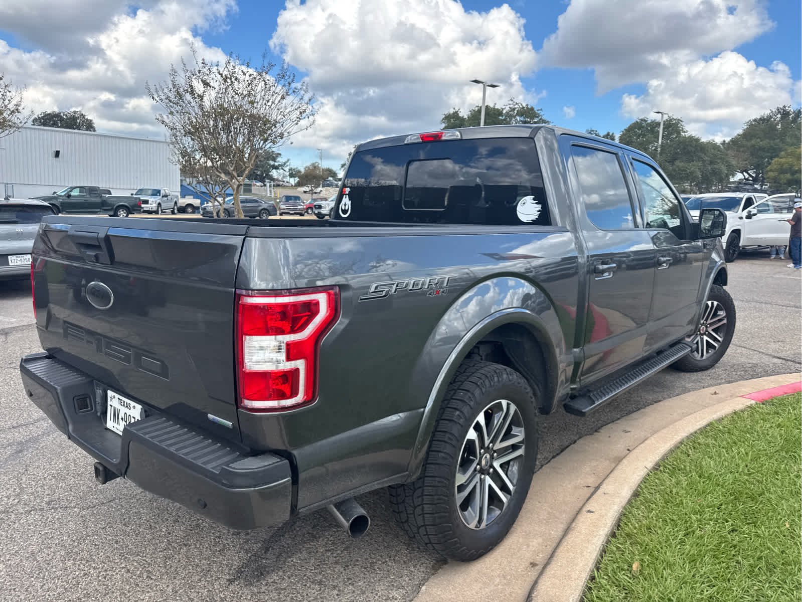Used 2019 Magnetic Metallic Ford XLT image 4