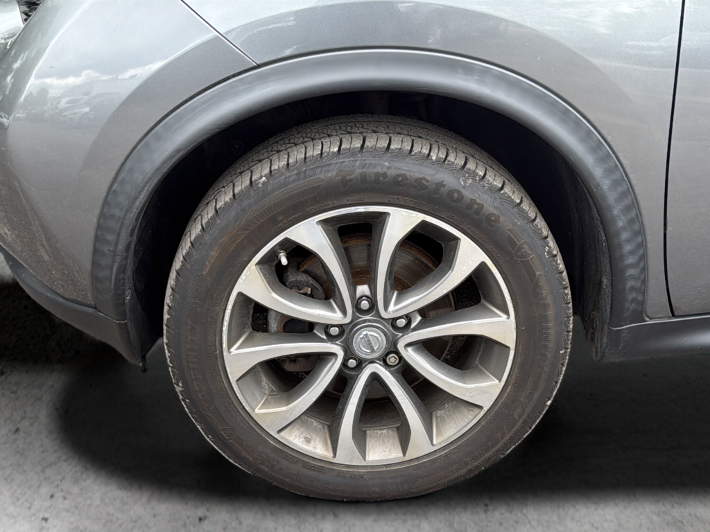 Used 2017 Gray Nissan SL image 9