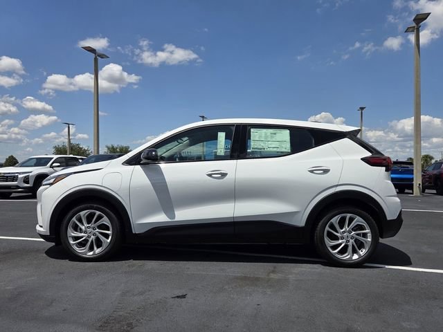 New 2027 Summit White Chevrolet LT image 3