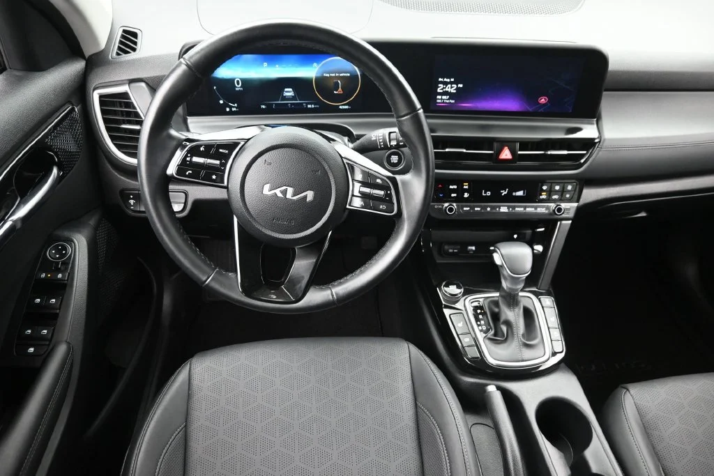 Certified Used 2024 Gray Kia EX image 14
