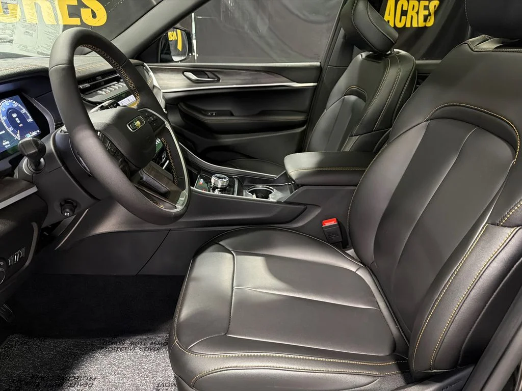 New 2026 Diamond Black Crystal Pearl-Coat Exterior Paint Jeep 85th Anniversary Edition image 13