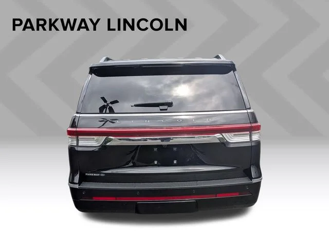 Used 2023 Black Lincoln Reserve image 6