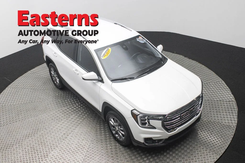 Used 2024 White GMC SLT image 3