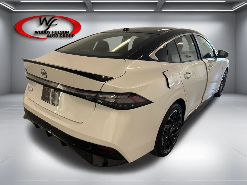 New 2027 Aspen White TriCoat / Super Black Two-tone Nissan SR image 6
