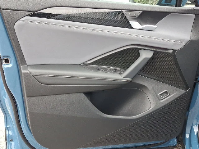2025 Volkswagen Tiguan SE - Photo 8