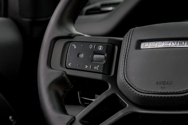 2025 Land Rover Defender V8 - Photo 21