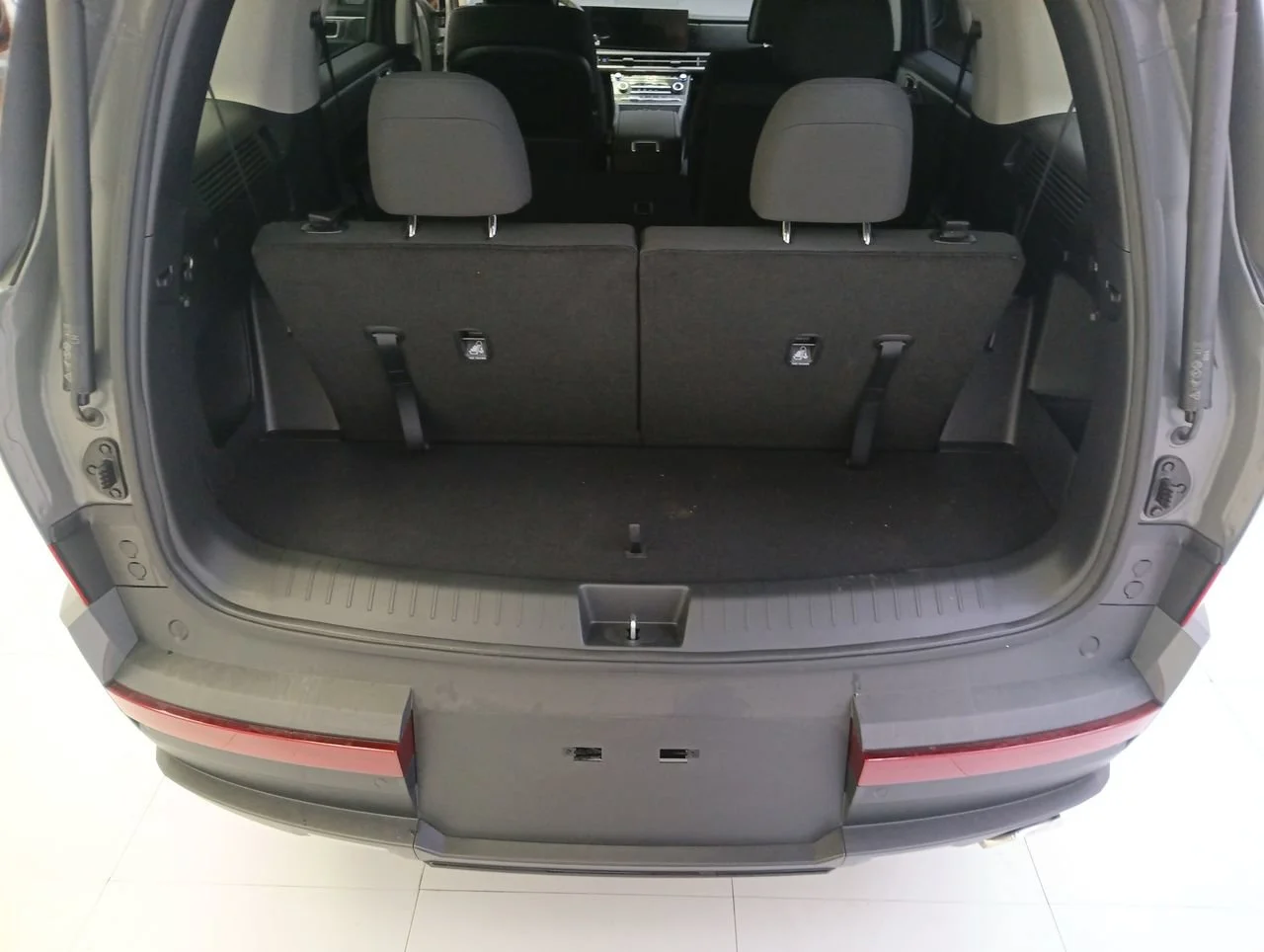 New 2026 Hampton Gray Hyundai SE image 30