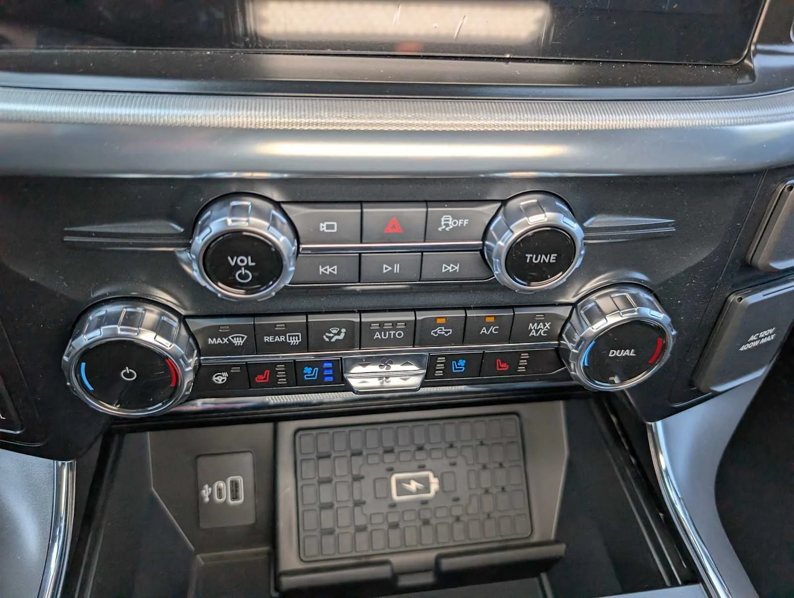 New 2026 Star White Metallic Tri-Coat Ford Lariat® image 29