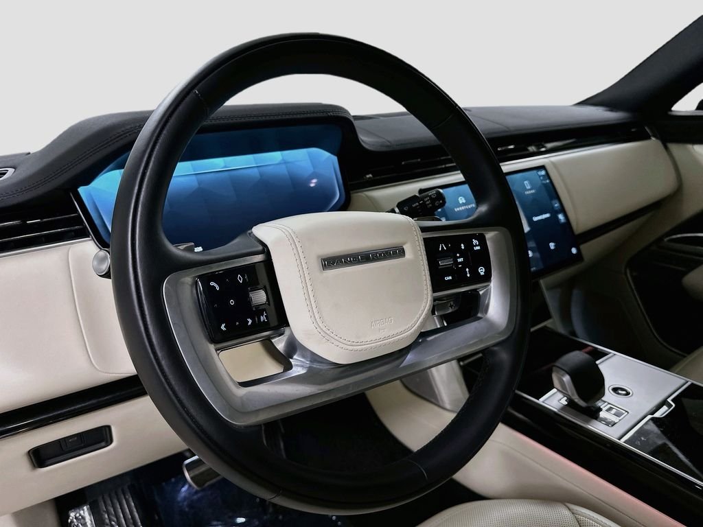 Certified Used 2025 Black Land Rover SE image 4